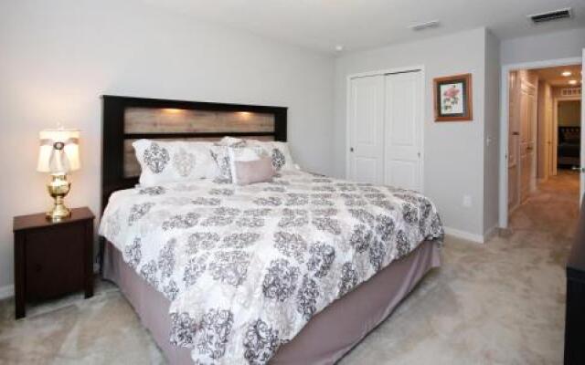 Four Bedrooms Townhome 5127