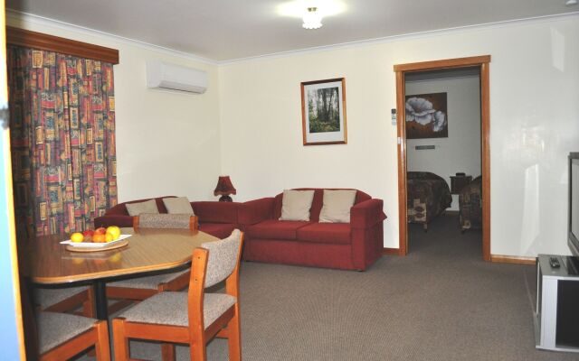 Sharonlee Strahan Villas