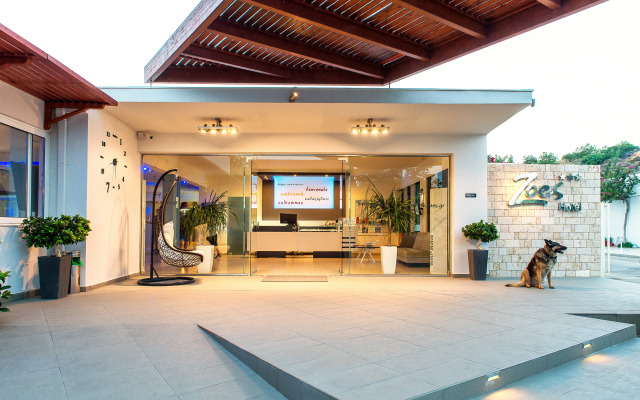 Zoes Hotel