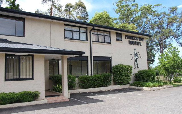 Pioneer Way Motel