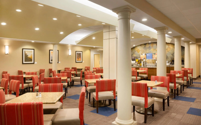 Comfort Inn & Suites Presidential - Downtown Little Rock