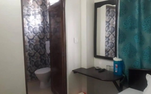 Red Pine Guest House (Indians Only)