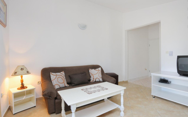 Apartment Lias 2 - with restaurant: A10 drugi kat Rogoznica, Riviera Sibenik