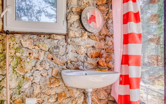 Beautiful Pet-friendly Villa in Régusse With Swimming Pool"