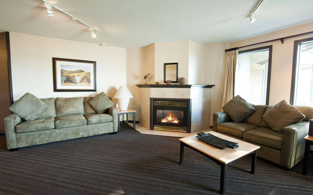 Pacific Shores Resort & Spa