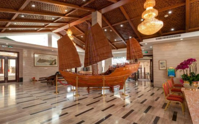 Naqin Peninsula Geological Ocean Park Hotel