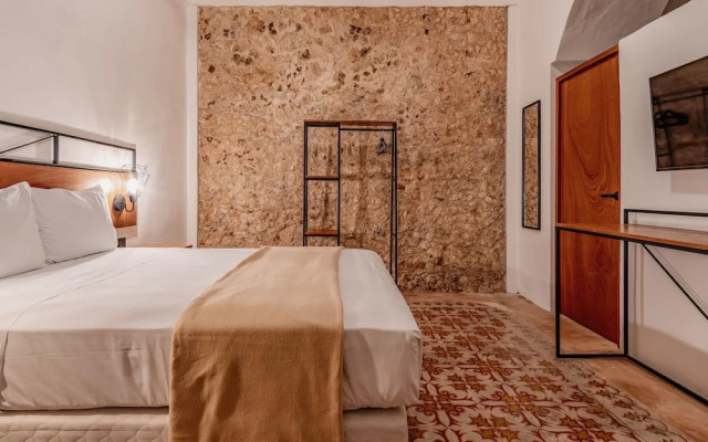 Hotel H.O.