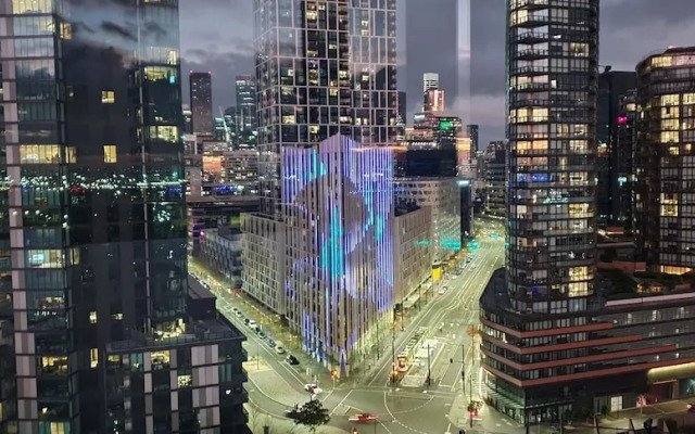 Wyndel Apartments Riverside on Collins