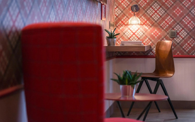Hôtel Boris V. by Happyculture
