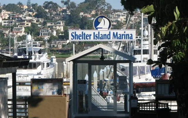 Dockside Yacht Lodging