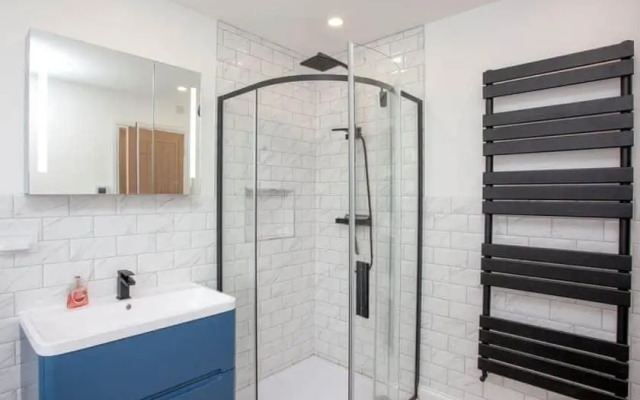 HONEYBROOK - Cosey detached home, modern, spacious