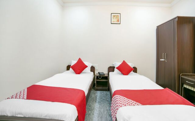 OYO 14178 Hotel Sea City