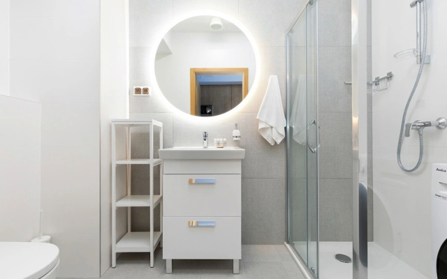 Aquamarina Prima Apartments by Renters