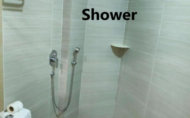 OYO 142 SH Hotel Kota Damansara