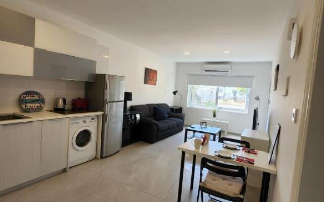 Merab Holidays Apartment Annita Court B14
