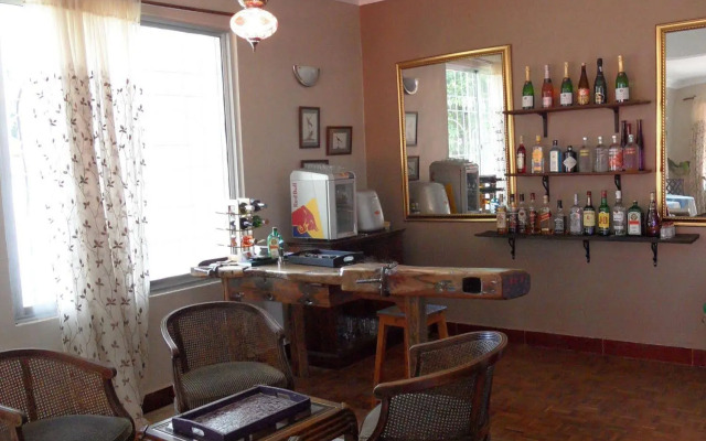 Boulevard Inn