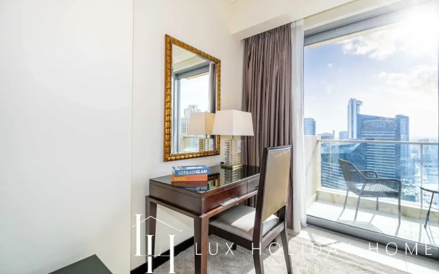 LUX  The JW Marina Studio