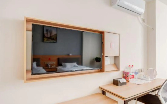 Boxing Huayi Chain Hotel (Bobai Shopping Plaza)