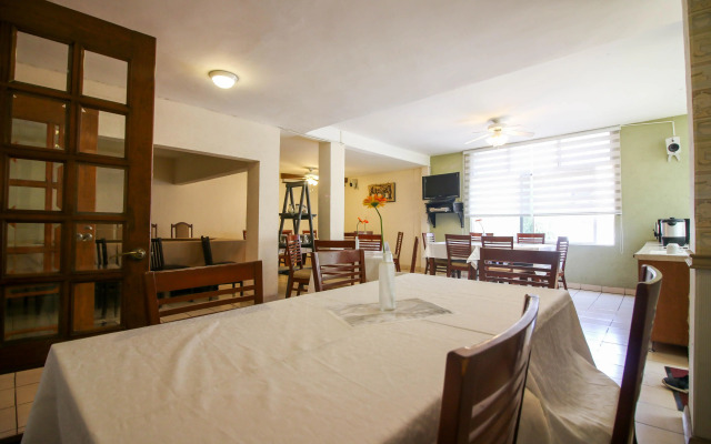 Capital O Hotel Casa Blanca