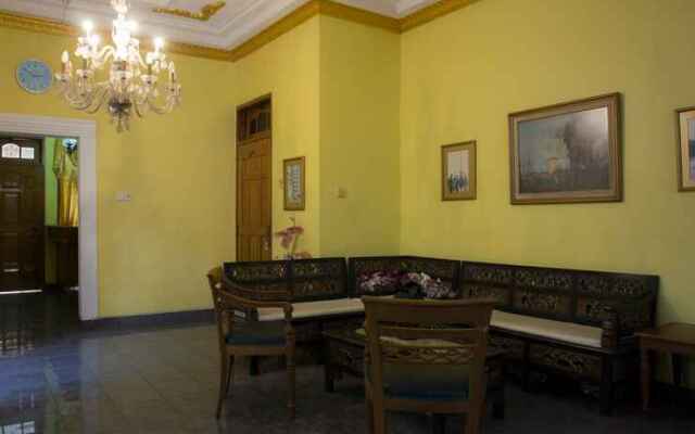 Hotel Mawar Saron