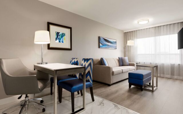 Embassy Suites by Hilton Toronto Airport