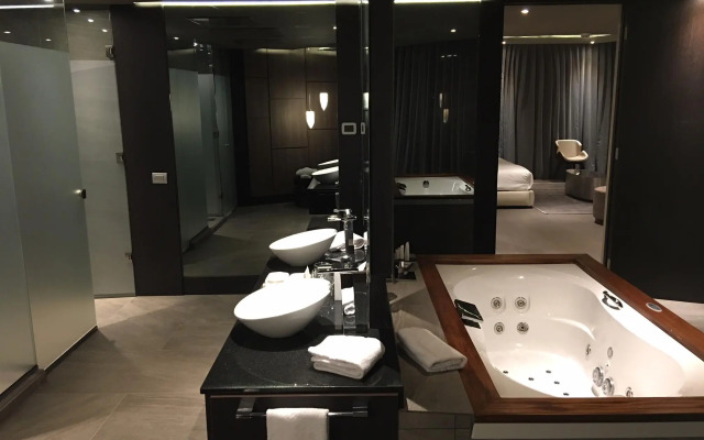 ICON Hotel