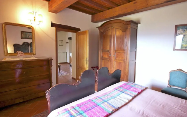 Authentic Farmhouse with Pool, Hot Tub, Playground, Garden