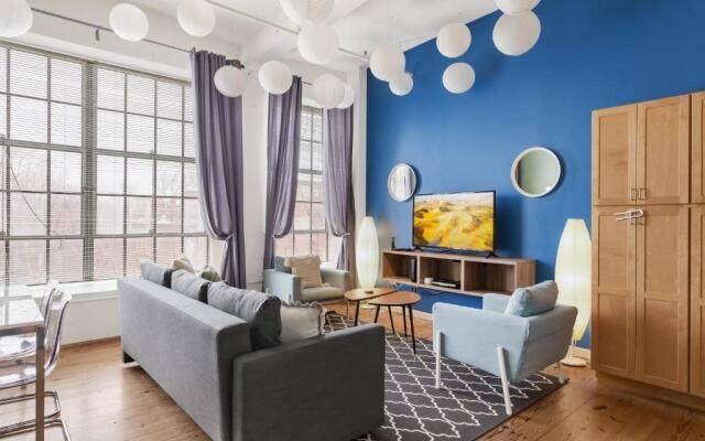 Trifecta 2BR Modern & Spacious Superhost