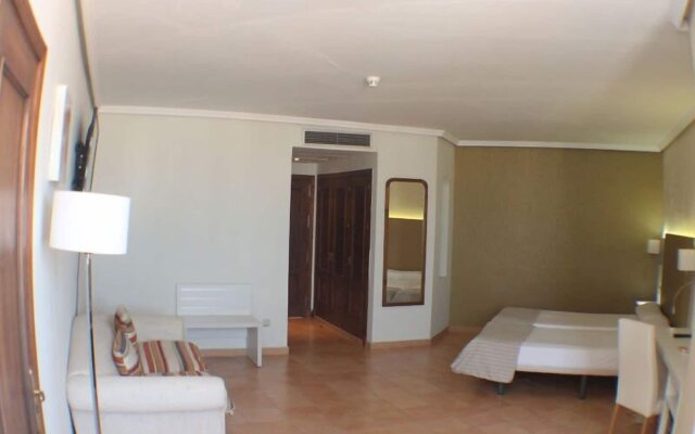 Hotel & Apartamentos Bahia Sur