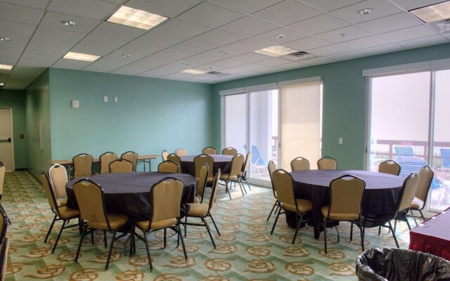 Majestic Beach Towers by iTrip