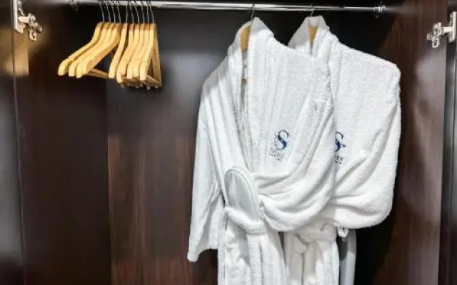 Modern beachfront 1BR apartment - Tiara Residence