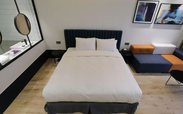 Orchid Hotel