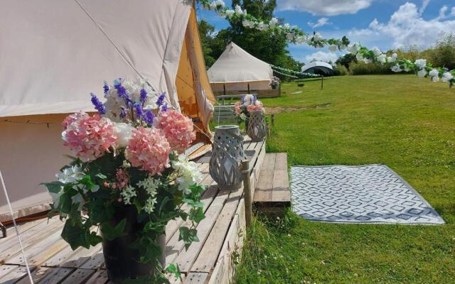 Hopgarden Glamping - Luxury 6m bell tent