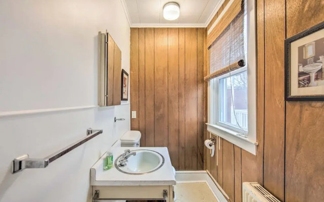 Roomy Lancaster Home: Walk to Dtwn & Hospital