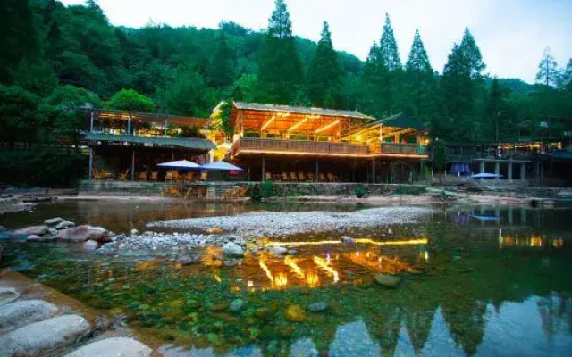 Qingcheng Mountain Know Village Private Tang Homestay