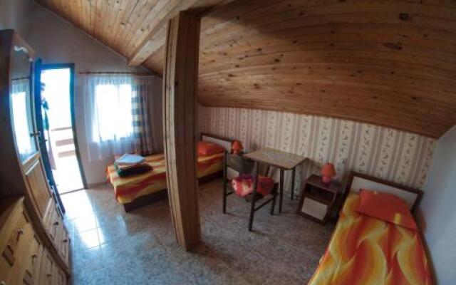 Sluncho Guest House