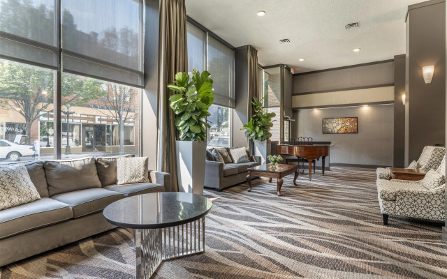 Best Western Plus Carlton Plaza Hotel