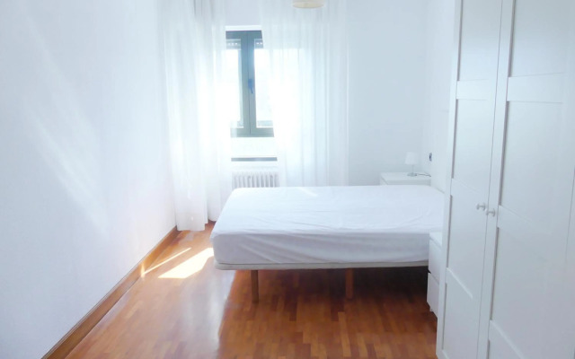 Apartamento luminoso, funcional y amplio en zona hospitalaria