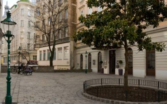 Livingston Apartment Palace