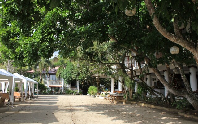 Laiya White Cove Beach Resort
