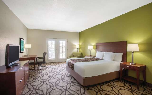 La Quinta Inn & Suites by Wyndham Conference Center Prescott