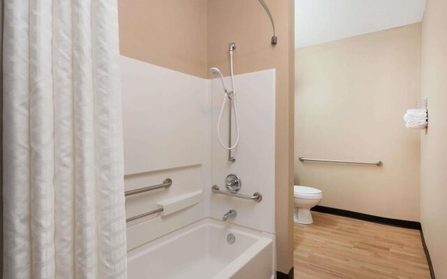 Sonesta Essential Hotels Blue Springs