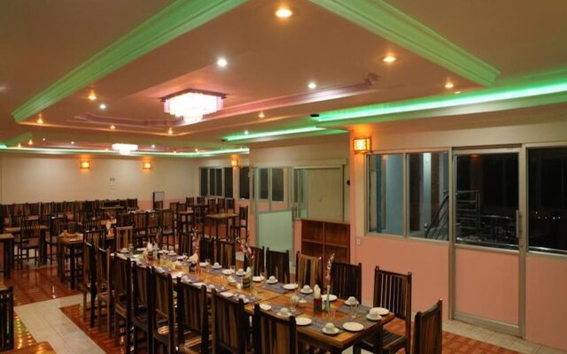 Pine Breeze Hotel