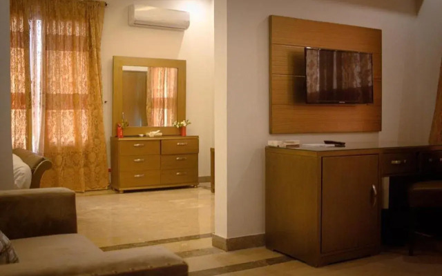 Zifan Hotel & Suites