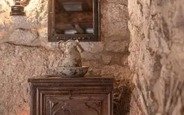 1813 Painters Stone Shelter