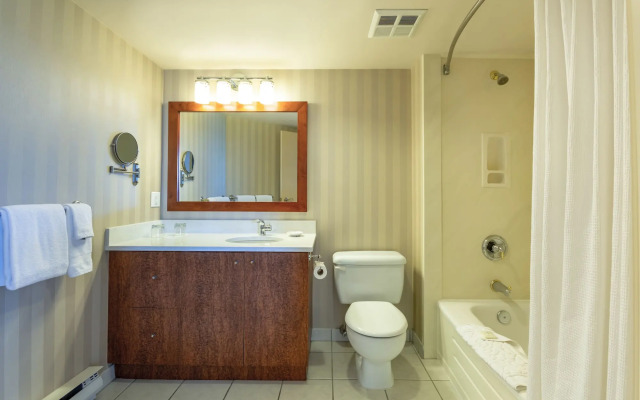 Victoria Regent Waterfront Hotel & Suites