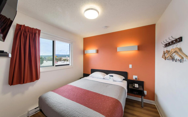 Motel 6 Cranbrook, BC