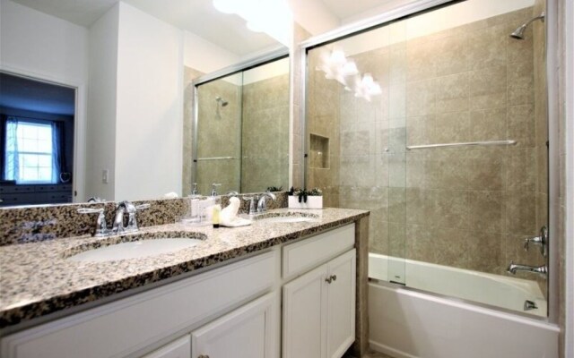 178fr 5 Bedroom Townhouse