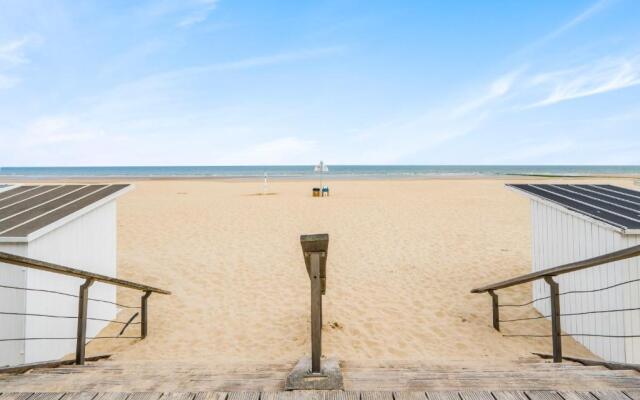 Modern and bright seaside app w seaview & terrace