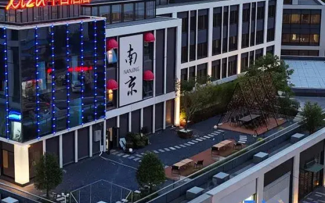 LIZA  HOTEL Republic-era Mansion